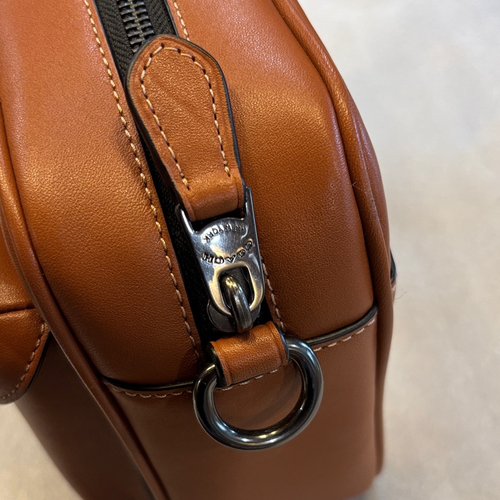 Coach Warner Saddle/Gunmetal Crossbody - Picture 3 of 9